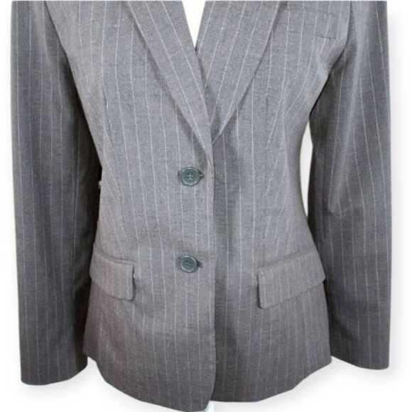 COVINGTON GRAY & WHITE STRIPE BLAZER SZ.4 EUC - Picture 3 of 5